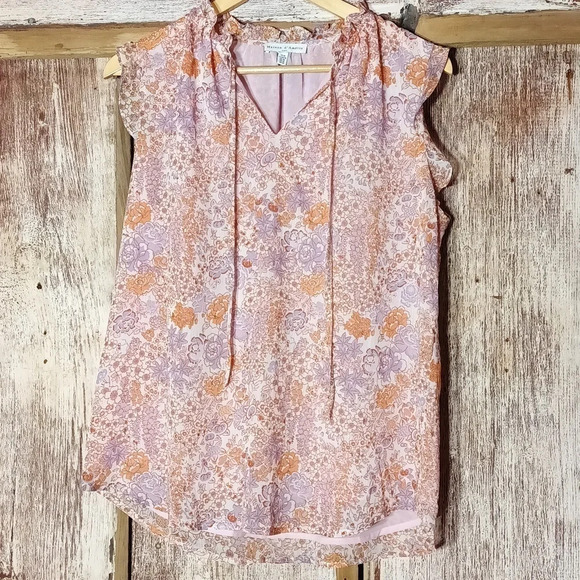 Maison d'Amelia Tops - 3/$25 Anthropology Maison d'Amelia floral ruffled flutter sleeve self tie  m